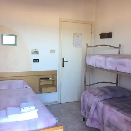 玛丽亚路易莎酒店 2* Viserba Di Rimini